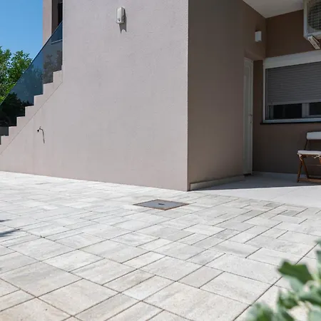 White Pearl Ražanac