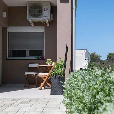 Apartment White Pearl
