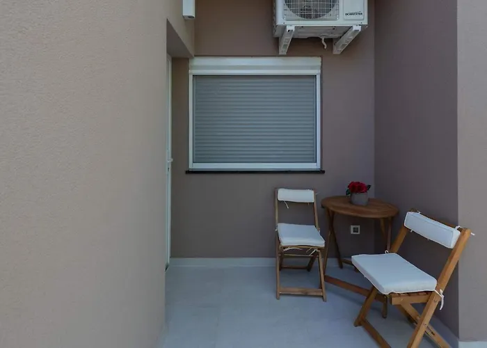 White Pearl Apartment