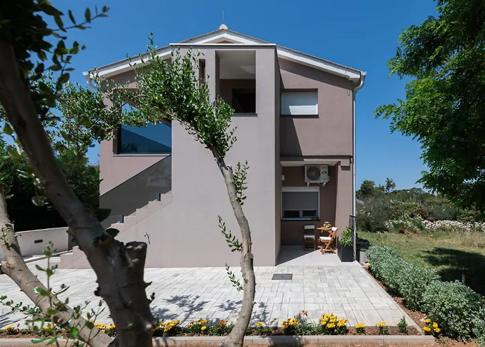 Apartment White Pearl *